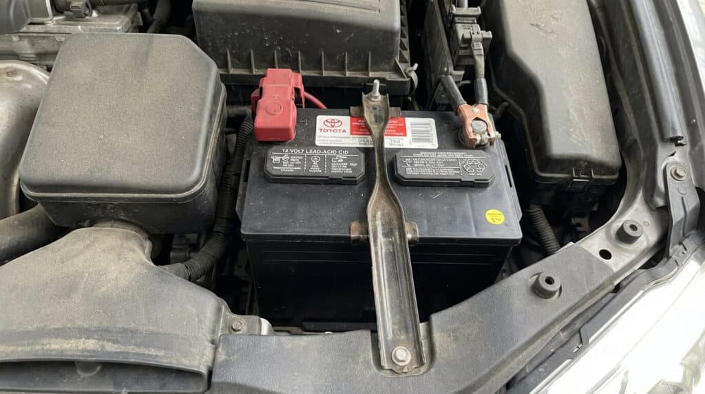 batterie 12V dans une toyota