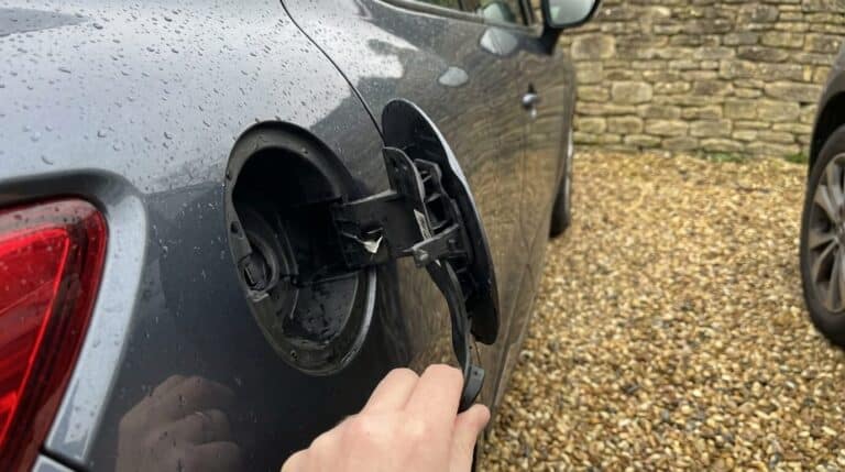 Trappe à essence de Clio 4 bloquée