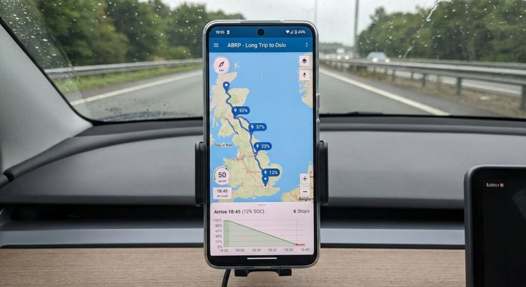 Écran de smartphone affichant le calculateur d'itinéraire précis d'A Better Routeplanner (ABRP) pour un long trajet en véhicule électrique