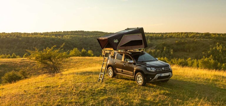 dacia-duster-tente-de-toit-depliee-bivouac-nature